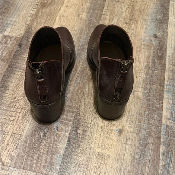 Johnston & Murphy Dark Brown Leather Heeled Boots - Picture 4 of 7